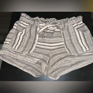 Jolt Linen Shorts With Belt Size 11